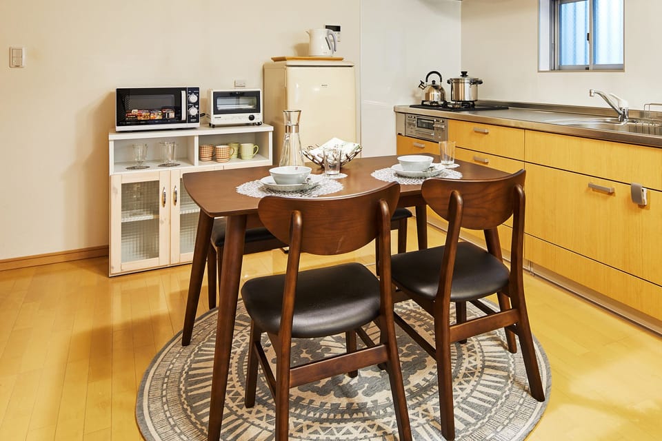 Private Vacation Home | In-room dining