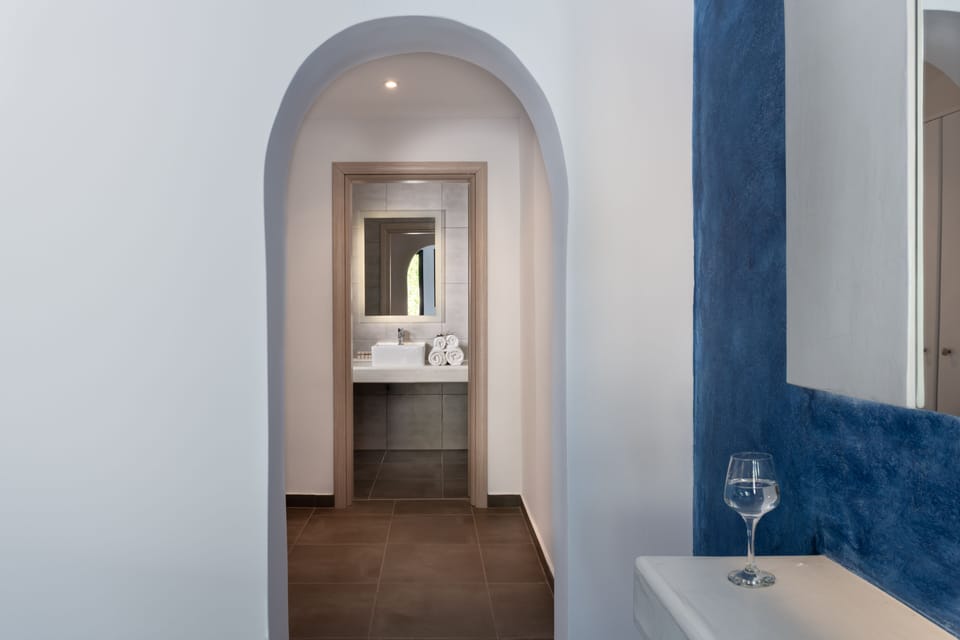 Superior Double or Twin Room | In-room safe, desk, iron/ironing board, bed sheets