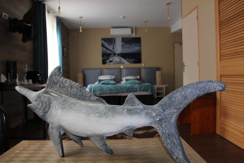 Deluxe Double Room | Desk, free WiFi, bed sheets