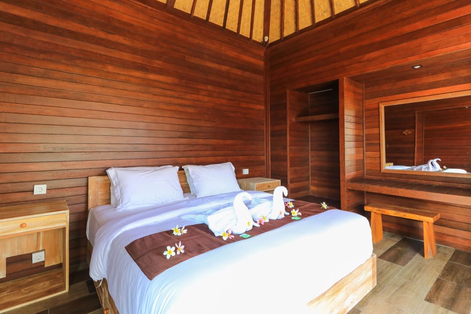 Superior Bungalow (AC) | Premium bedding, in-room safe, desk, rollaway beds