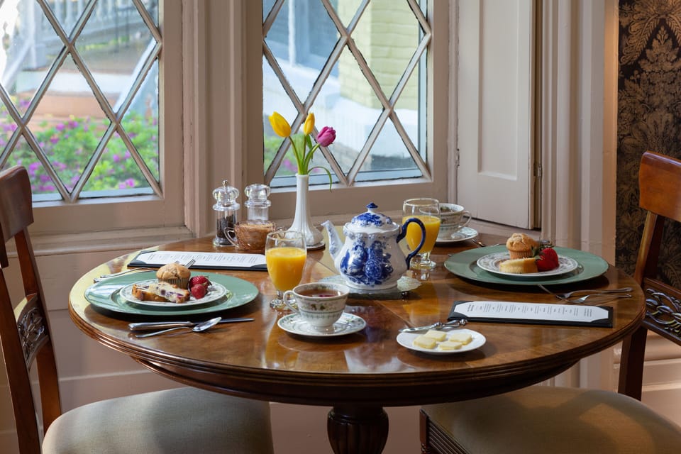 Free daily cooked-to-order breakfast