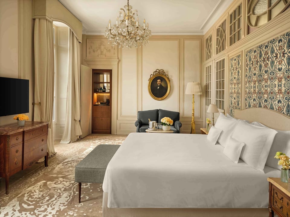 Lake View Heritage Suite | Premium bedding, minibar, in-room safe, individually decorated