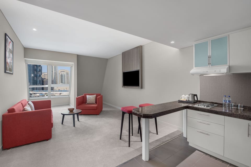 Executive Suite (BURJ RM 305) | Premium bedding, minibar, in-room safe, blackout drapes