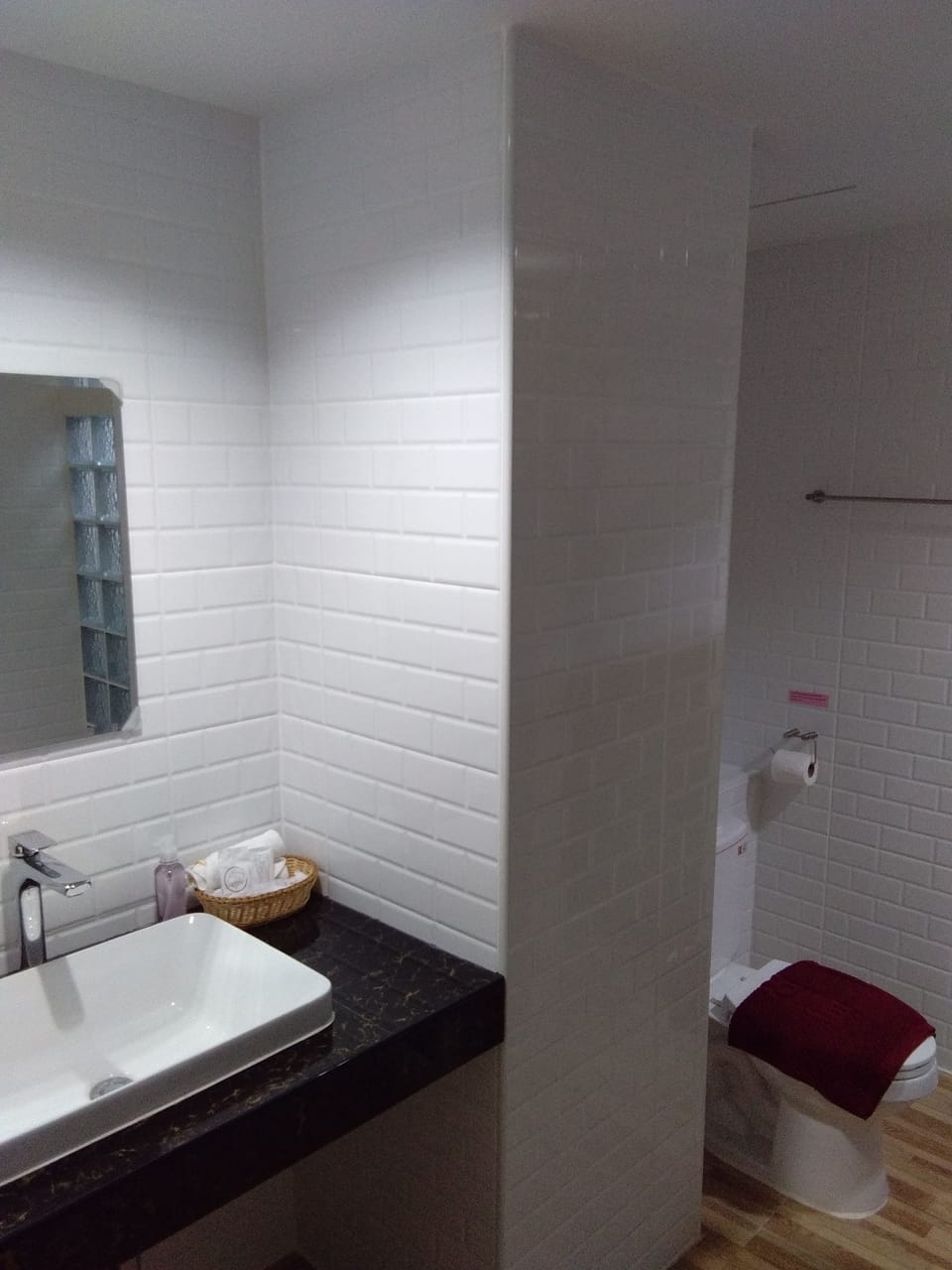 Deluxe Double Room, 1 King Bed | In-room safe, blackout drapes, rollaway beds, free WiFi