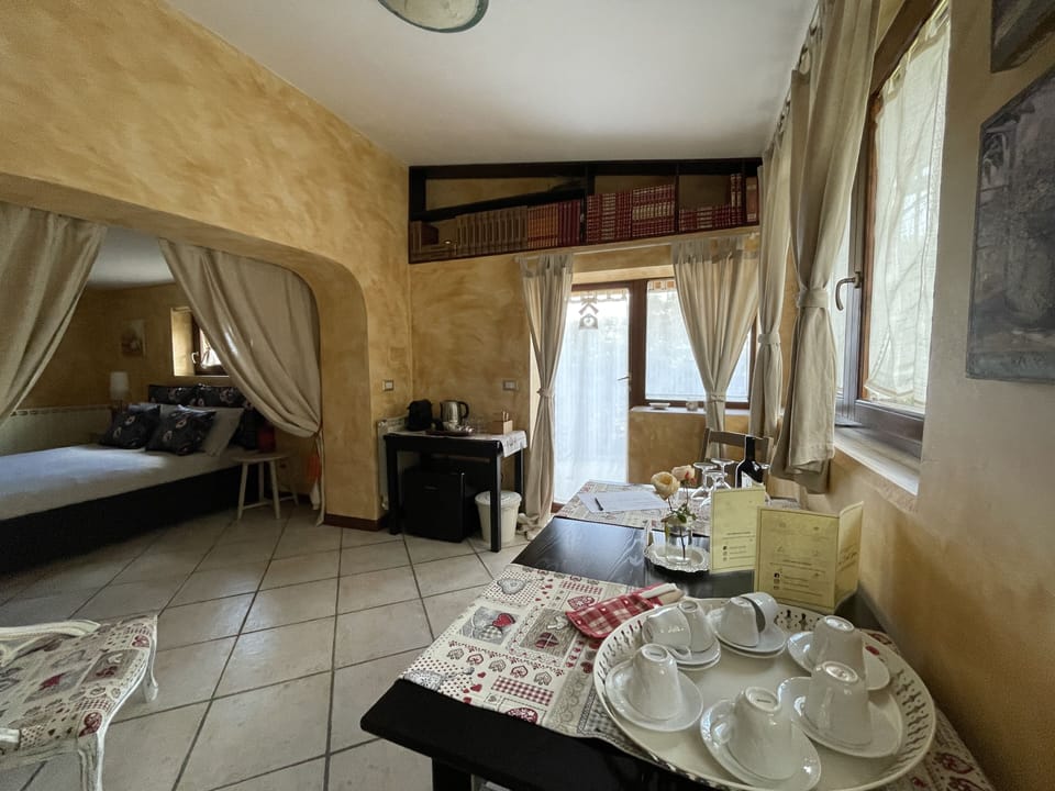 Superior Room | Living area | Flat-screen TV