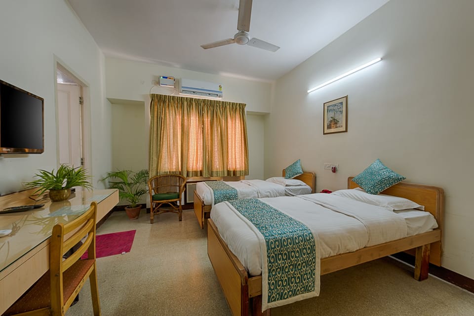 1 bedroom, individually furnished, desk, rollaway beds
