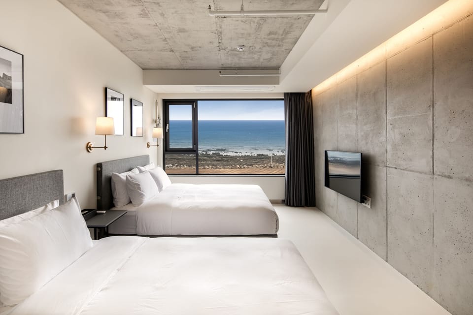 Twin | Beach/ocean view