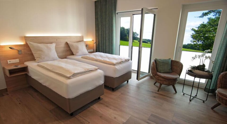 Hypo-allergenic bedding, desk, soundproofing, free WiFi