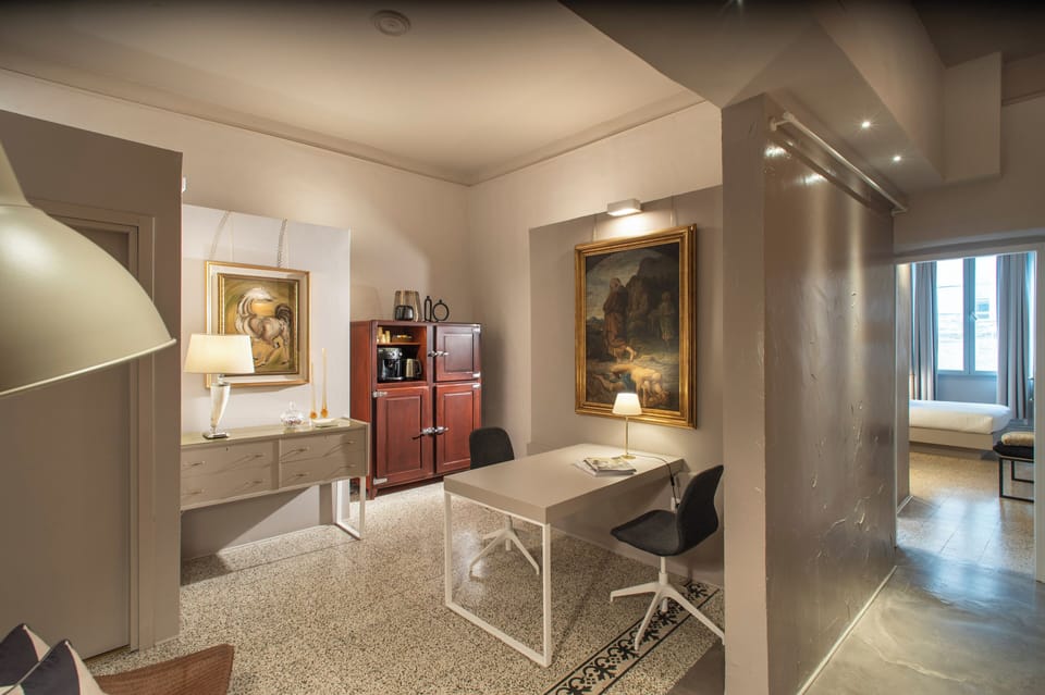 Double Room | Living area | TV