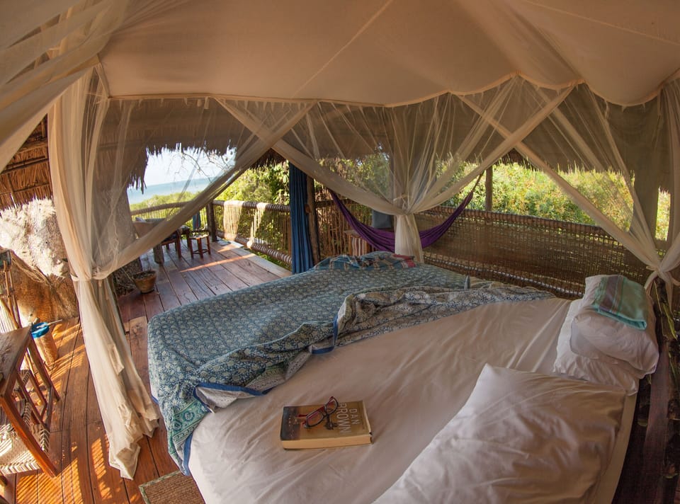 Honeymoon Tree House, 2 Bedrooms (Moja) | In-room safe, individually decorated, individually furnished, desk