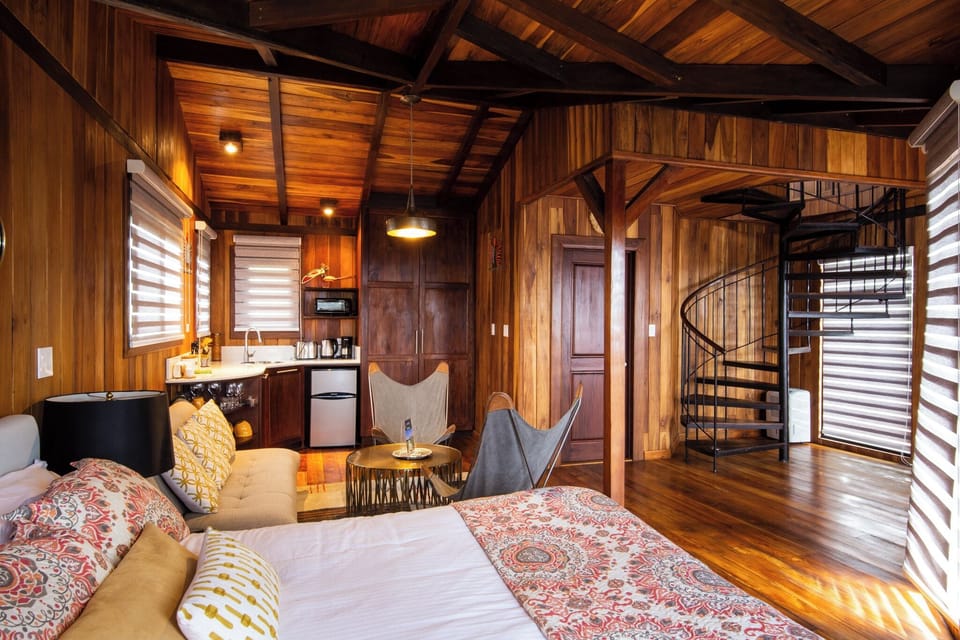 Family Tree House, 2 Bedrooms, Mountain View | Minibar, in-room safe, iron/ironing board, free WiFi