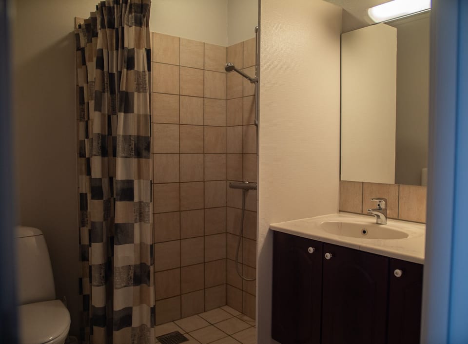 Double Room, Terrace | Bathroom | Heated floors, towels, soap, shampoo