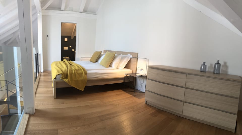 Loft | 2 bedrooms, Egyptian cotton sheets, premium bedding, in-room safe