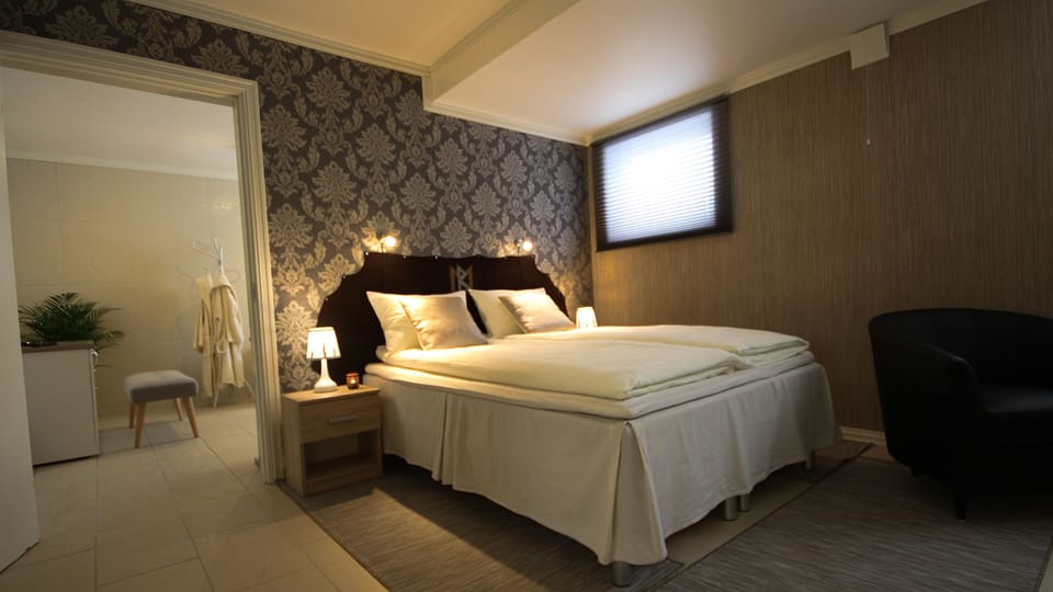 Blackout drapes, soundproofing, WiFi (free), individually decorated