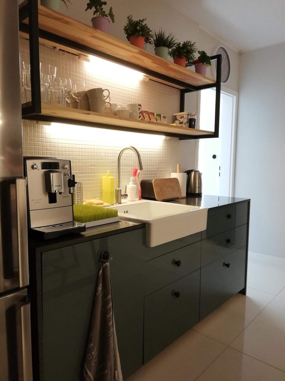 Shared fridge, shared microwave