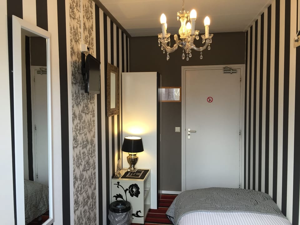 Single Room, Terrace, Garden View | In-room safe, desk, soundproofing, free WiFi