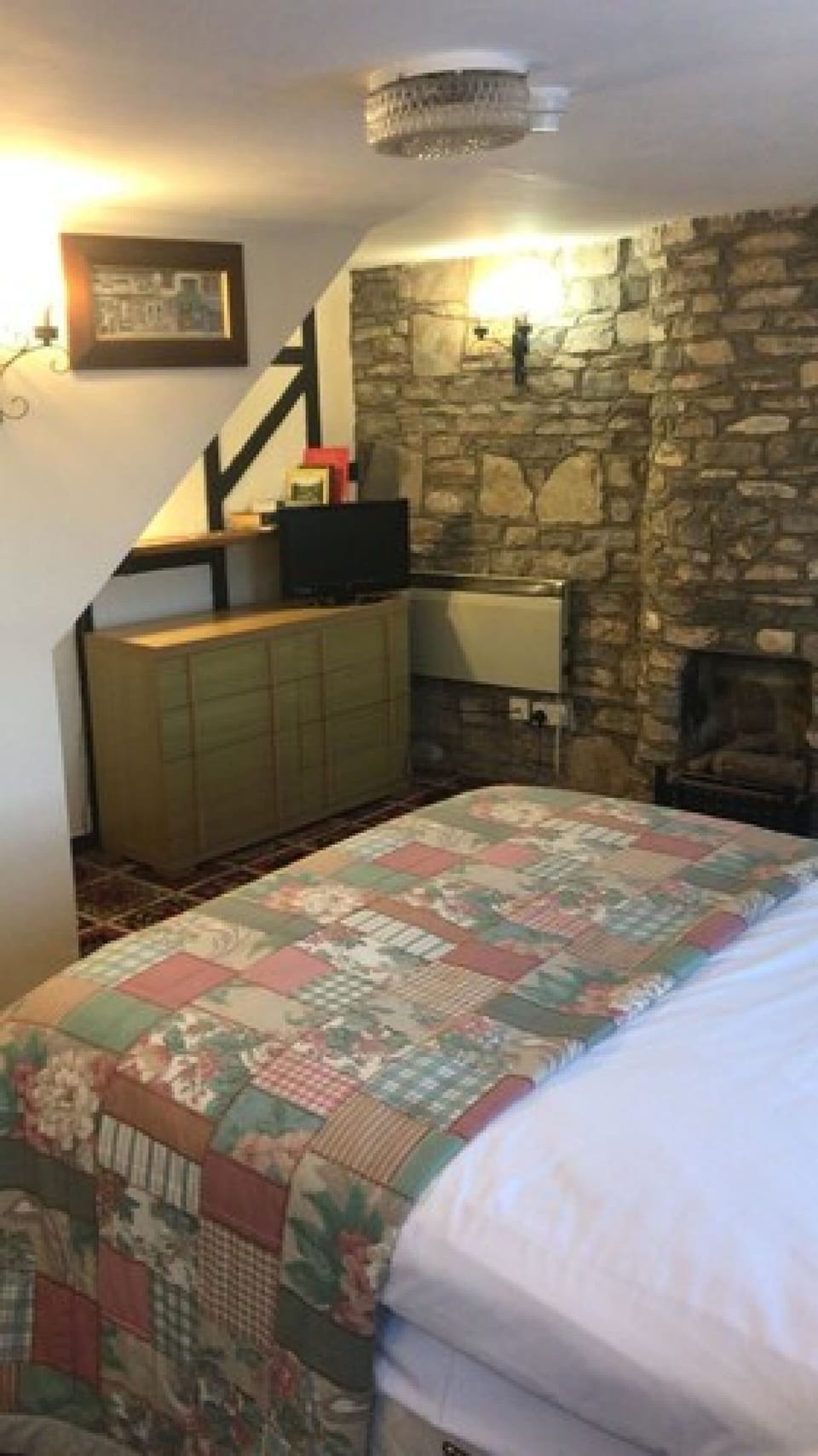 Double Room | Desk, iron/ironing board, bed sheets