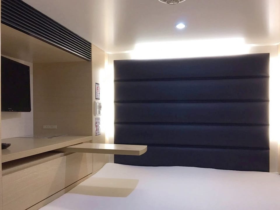 Standard Wide Type - Men only | Premium bedding, free WiFi, bed sheets, wheelchair access