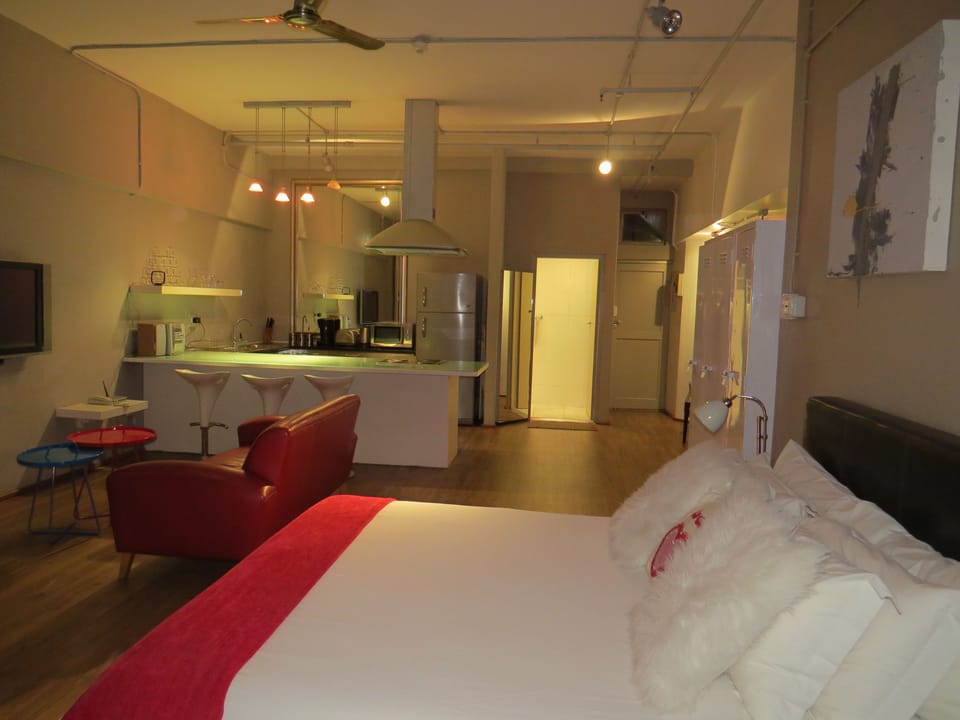 Luxury Studio, 1 King Bed with Sofa bed, City View | 1 bedroom, premium bedding, in-room safe, iron/ironing board