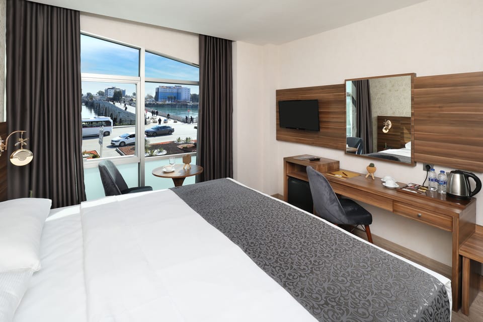 Deluxe Double Room, Lake View | 1 bedroom, Frette Italian sheets, premium bedding, in-room safe