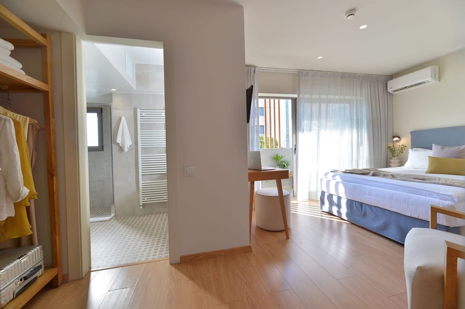 Standard Room | Pillowtop beds, free minibar, in-room safe, desk
