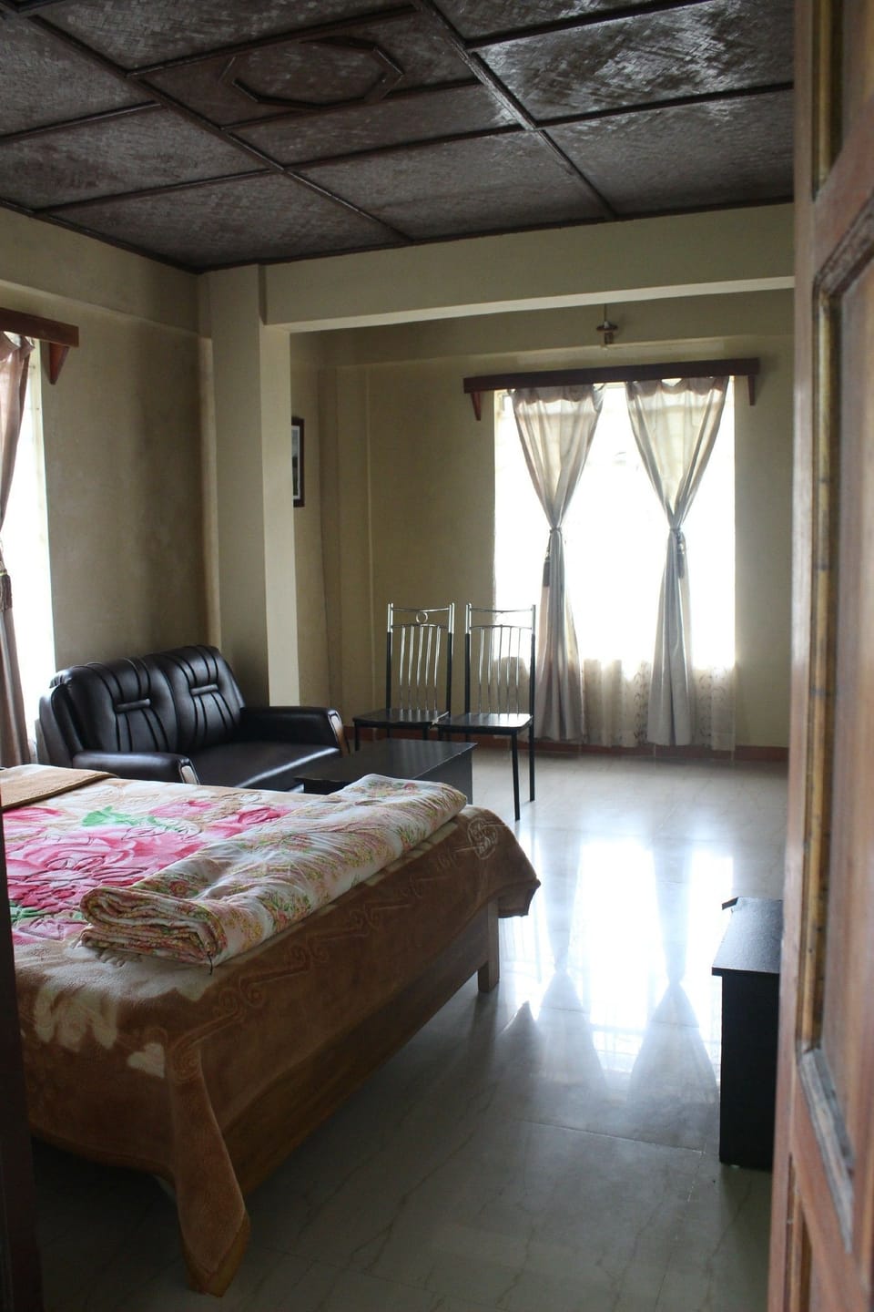 Deluxe Room, 1 Double Bed, Non Smoking | Rollaway beds, bed sheets