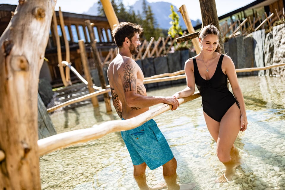 Sauna, hot tub, steam room, deep-tissue massages, body scrubs, facials