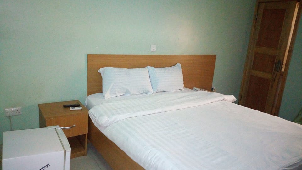 Standard Room | Desk, laptop workspace, free WiFi, bed sheets