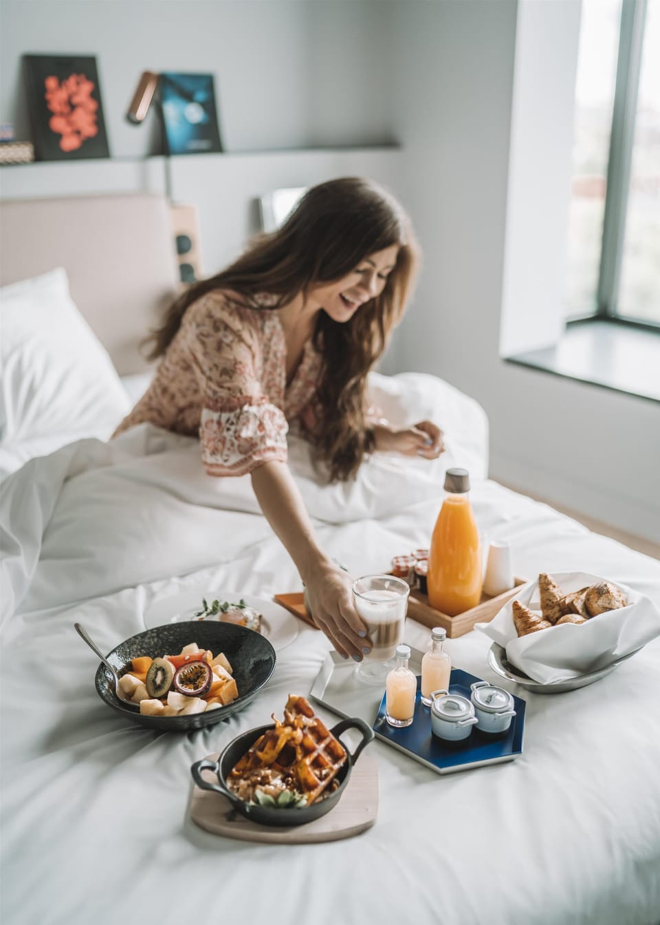 Room, 1 King Bed (Tower View) | Free minibar, in-room safe, desk, laptop workspace