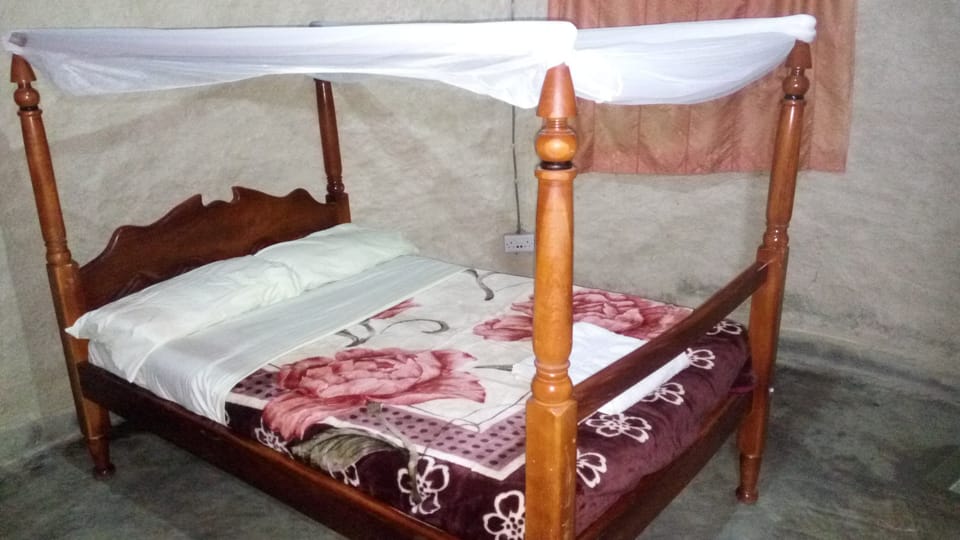 Cottage | Individually decorated, individually furnished, desk, rollaway beds