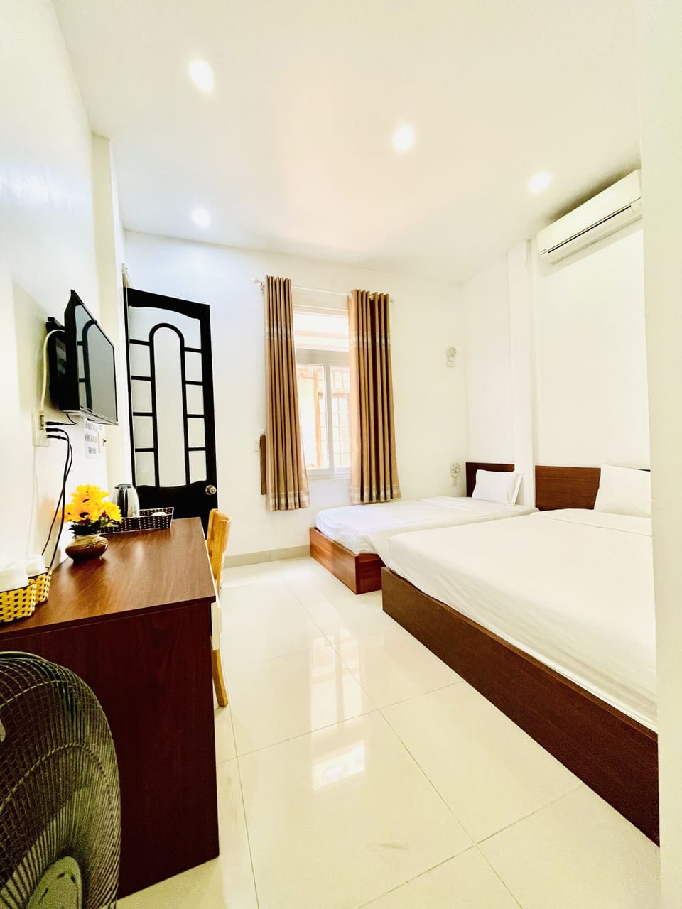 Deluxe Triple Room | Desk, free WiFi