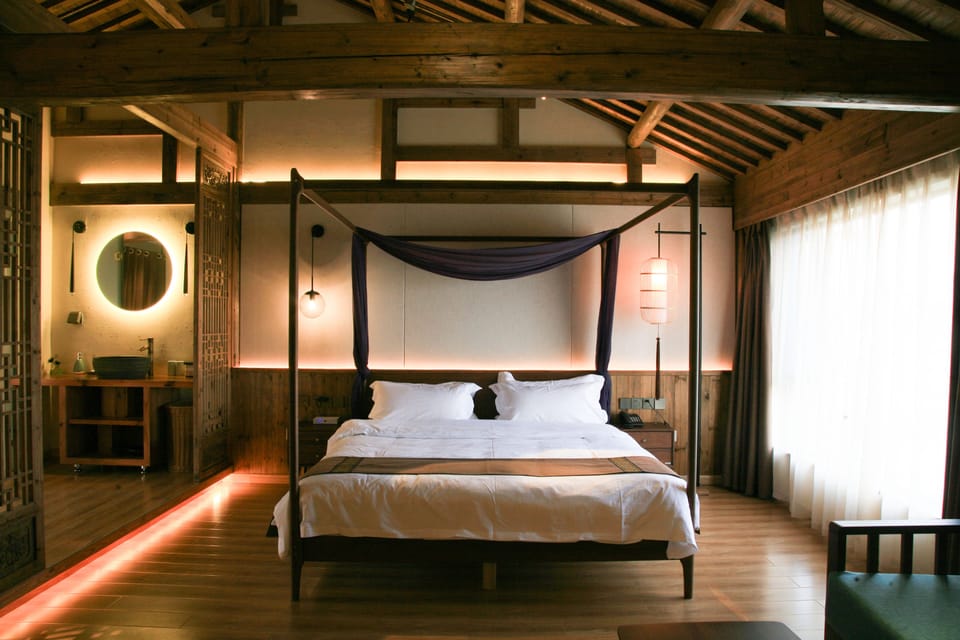 Luxury Double Room | Desk, blackout drapes, rollaway beds, free WiFi