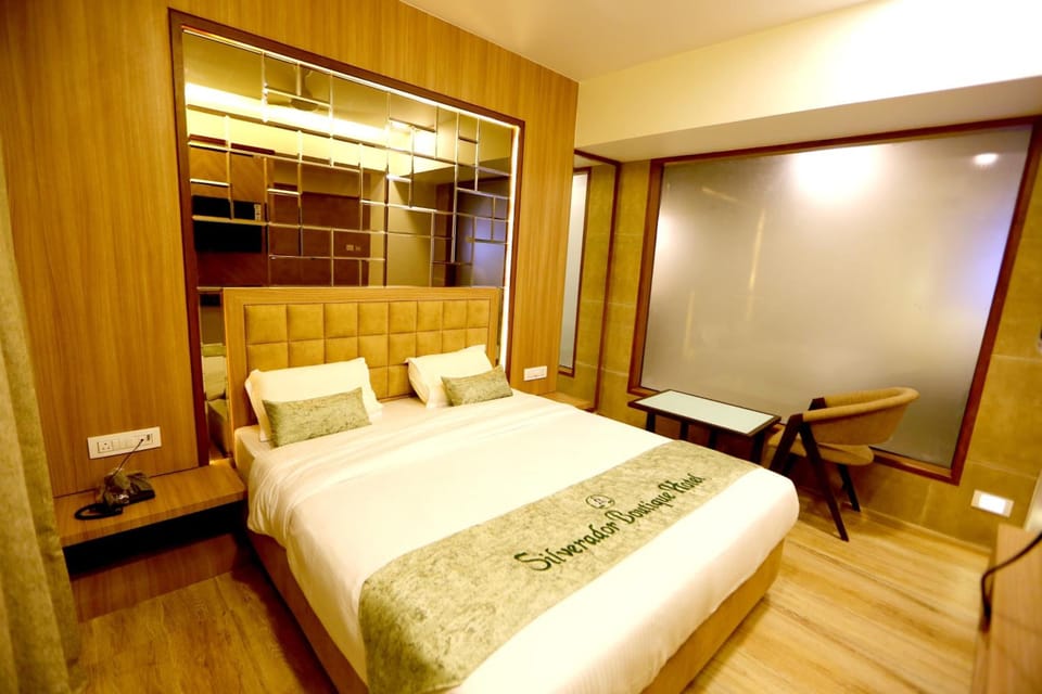 In-room safe, iron/ironing board, rollaway beds, free WiFi