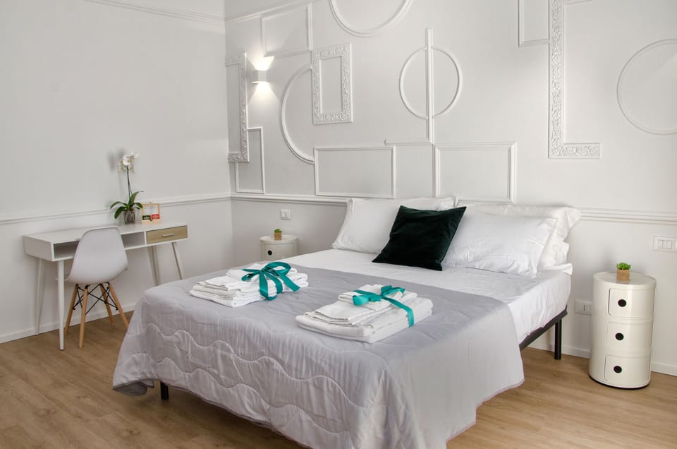 Design Double Room (4) | Egyptian cotton sheets, premium bedding, down comforters, minibar