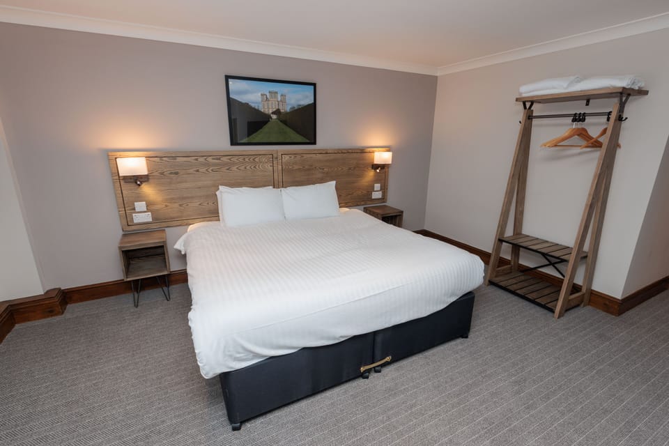 Standard Double Room | Desk, iron/ironing board, free WiFi, bed sheets