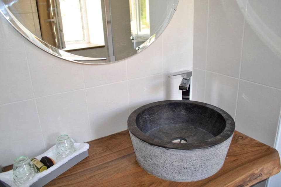 Double Room (Les Muids) | Bathroom sink