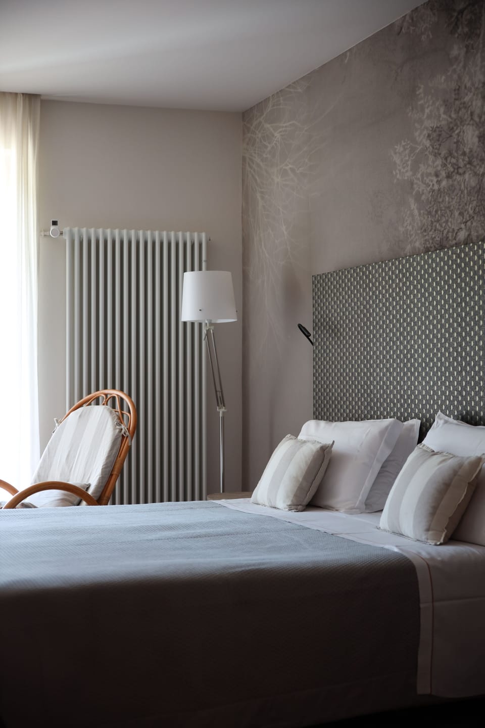 Comfort Double Room, 1 Queen Bed, Non Smoking | Minibar, free cribs/infant beds, bed sheets