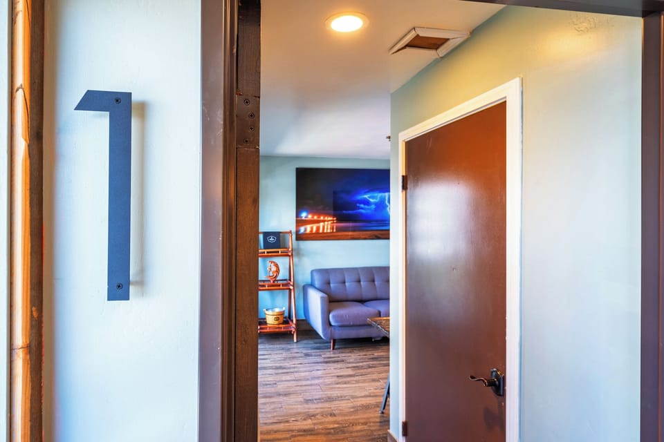 San Clemente Patio Suite | In-room safe, individually decorated, individually furnished, free WiFi