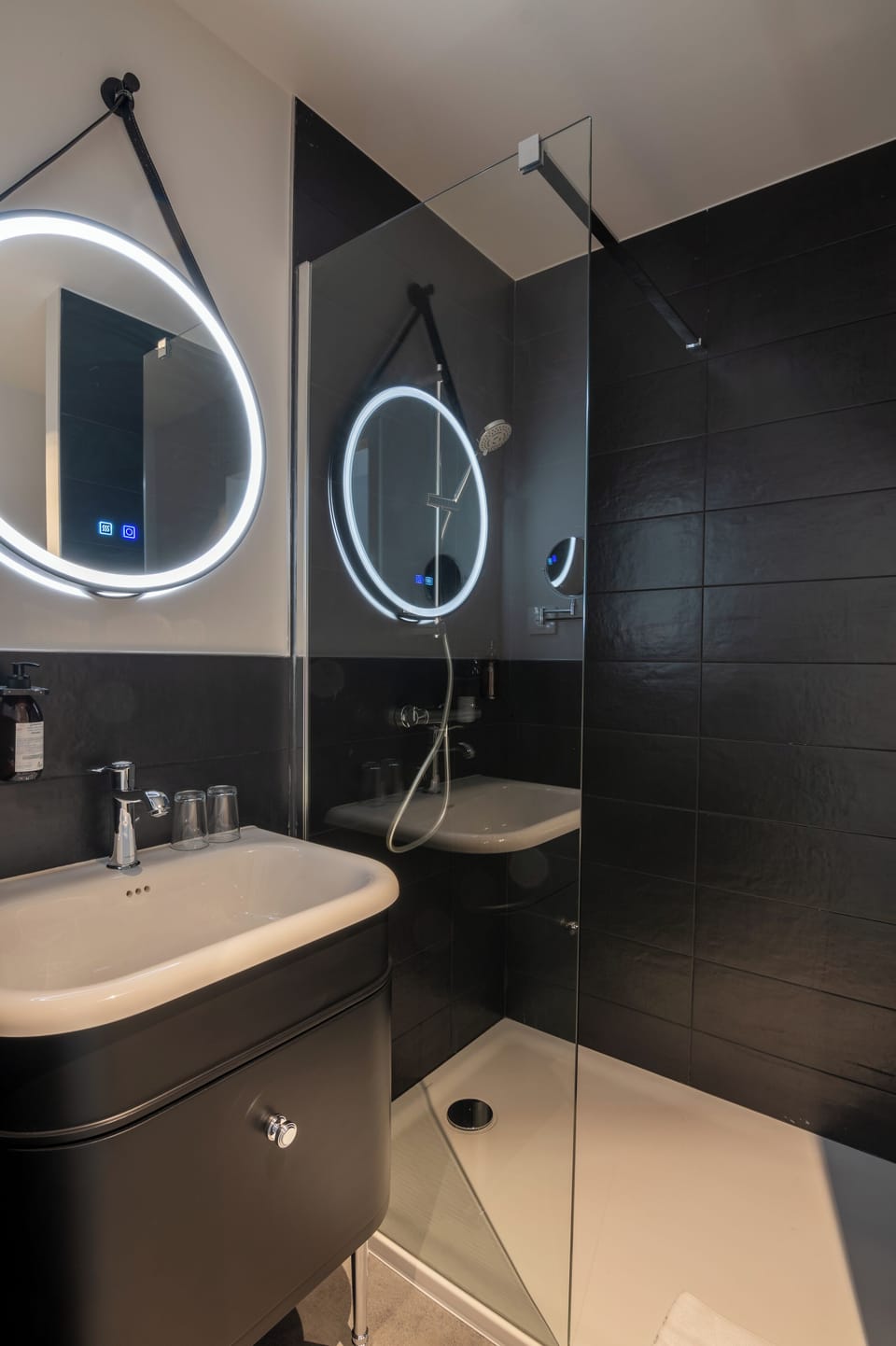 Comfort Double or Twin Room, 1 Bedroom, Non Smoking, Balcony | Bathroom | Eco-friendly toiletries, hair dryer, towels, soap