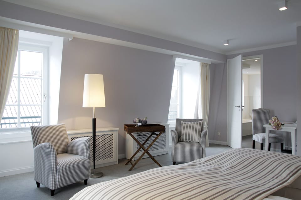 Exclusive Double Room, Accessible | In-room safe, desk, blackout drapes, free WiFi