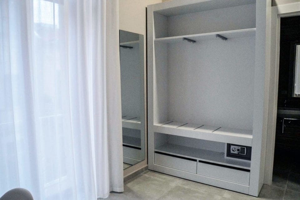 Junior Suite, City View | Room amenity