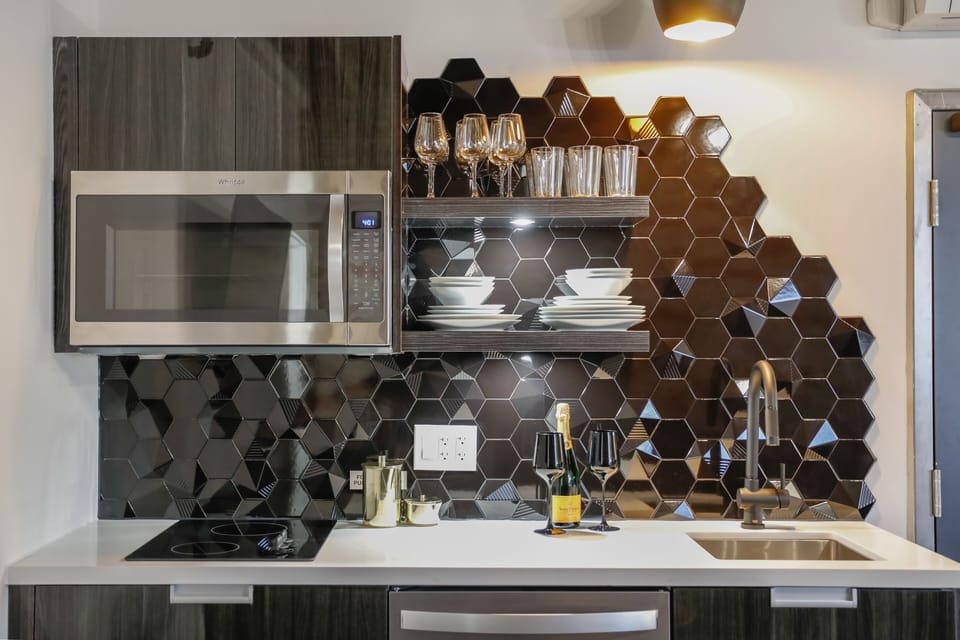 Bad and Boujee's Brother Suite | Private kitchen | Microwave, toaster, cookware/dishes/utensils, paper towels