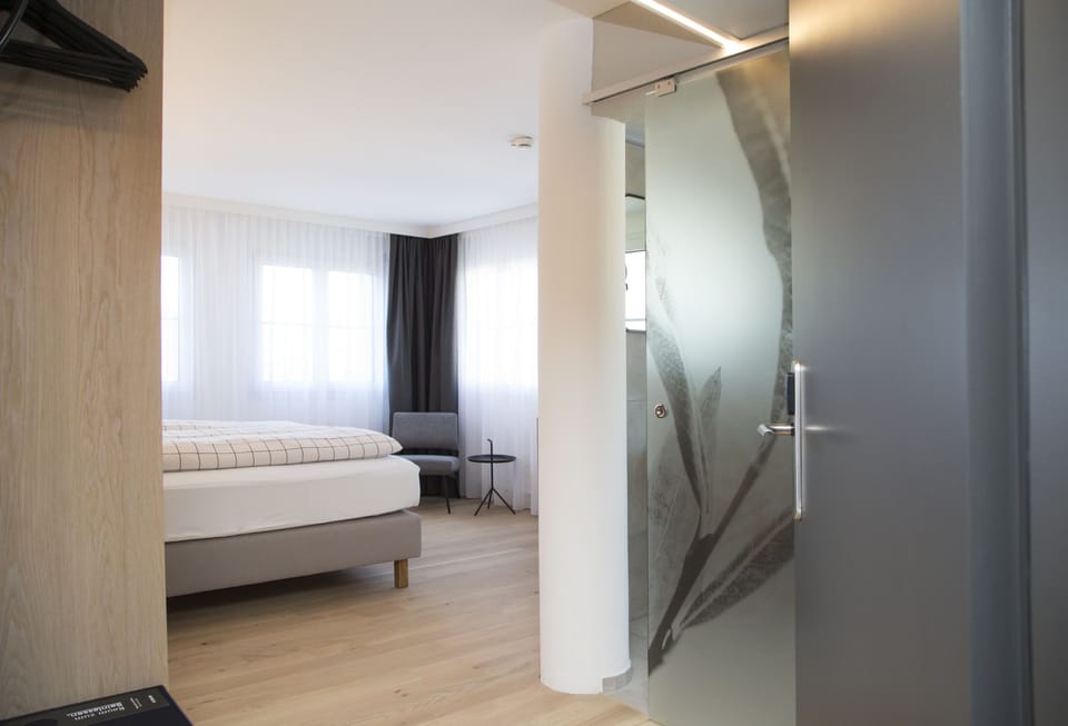 Business Double Room, Mountain View | Egyptian cotton sheets, premium bedding, minibar, in-room safe