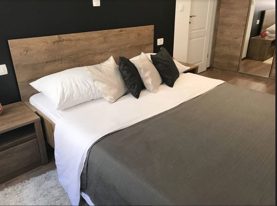 Double or Twin Room | In-room safe, desk, soundproofing, free WiFi