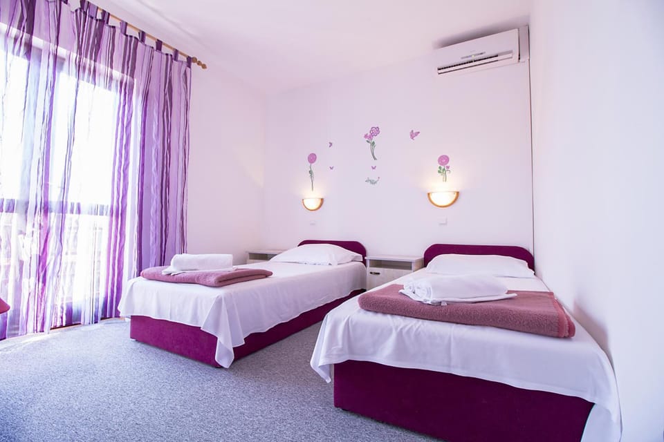 In-room safe, desk, free WiFi, bed sheets