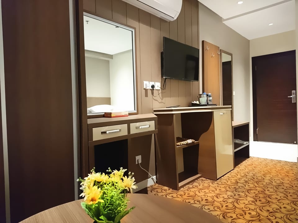 Minibar, in-room safe, blackout drapes, iron/ironing board