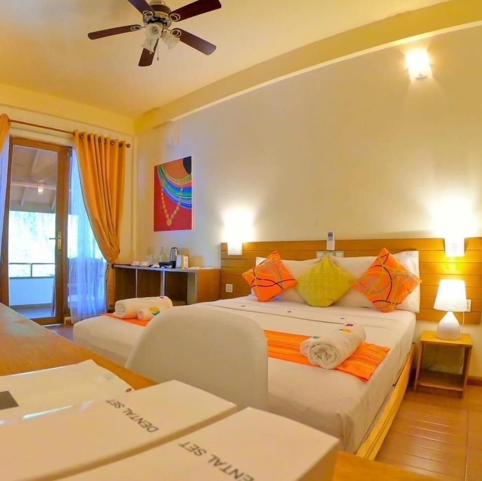 5 bedrooms, premium bedding, Select Comfort beds, in-room safe