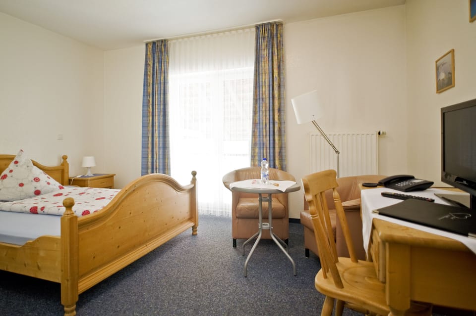 Desk, free cribs/infant beds, rollaway beds, free WiFi