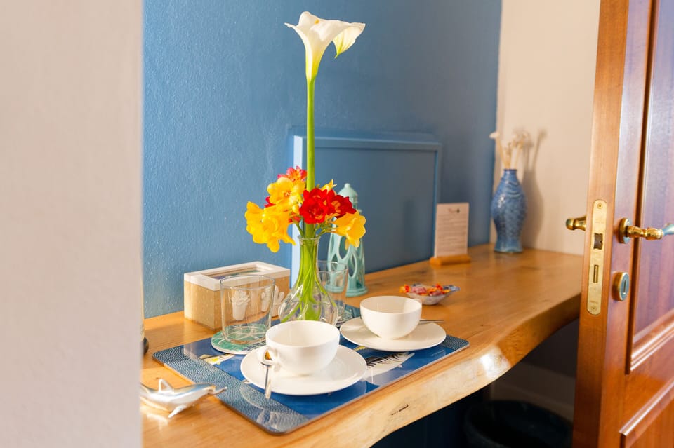 Classic Room, 1 Queen Bed, Non Smoking | Premium bedding, individually decorated, free WiFi, bed sheets