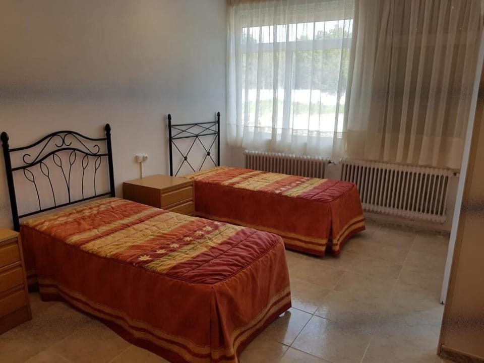 Blackout drapes, bed sheets, wheelchair access